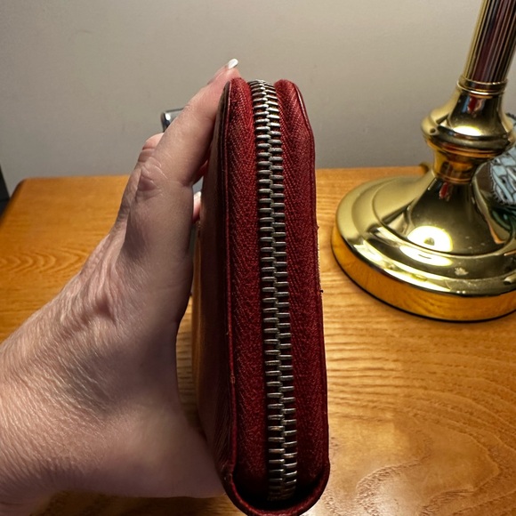 Prada Red Leather Zip Wallet W/COA. EUC. - Picture 7 of 12